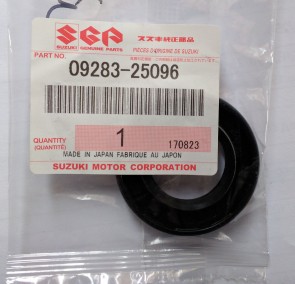 Suzuki priekinės žvaigždutės tepalinis riebokšlis. Kodas 09283-25096